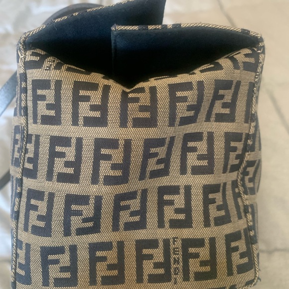 Authentic vintage Fendi Zucchino navy blue leather canvas bag - Picture 6 of 14